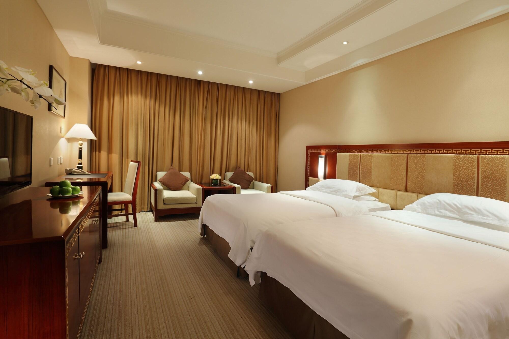 Capital Hotel 5*