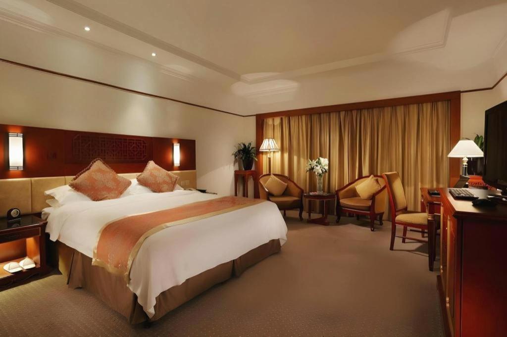 Capital Hotel 5*